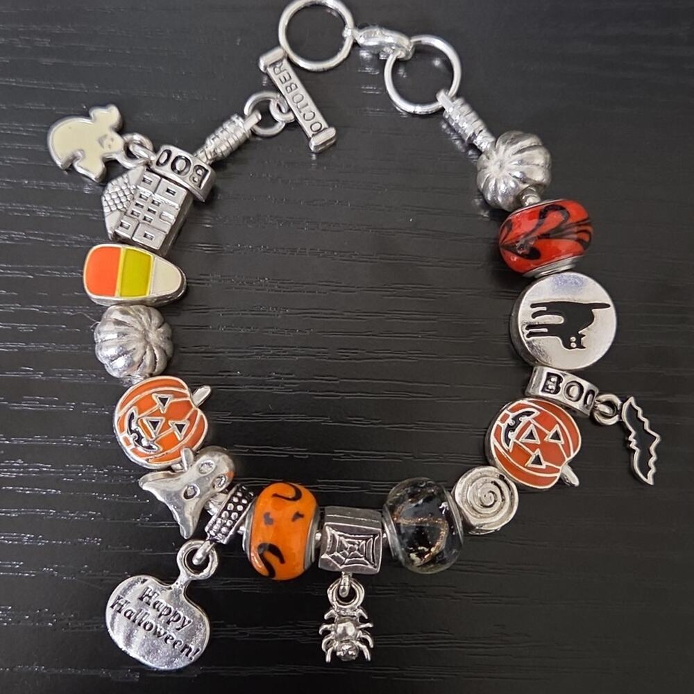 Willabee & Ward Toggle Charm Bracelet October Halloween Spooky Pumpkin spider